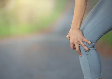 Коли біль у суглобах перестає бути «віковою нормою»?